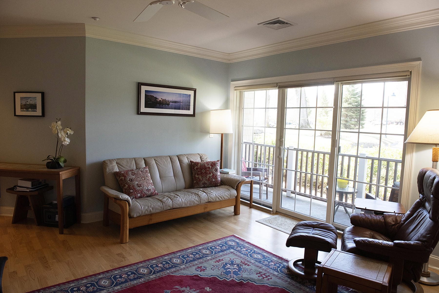 100 Shepard's Cove Road, Unit H104 Kittery, ME 03904 - Photo 2 of 14 Living Room