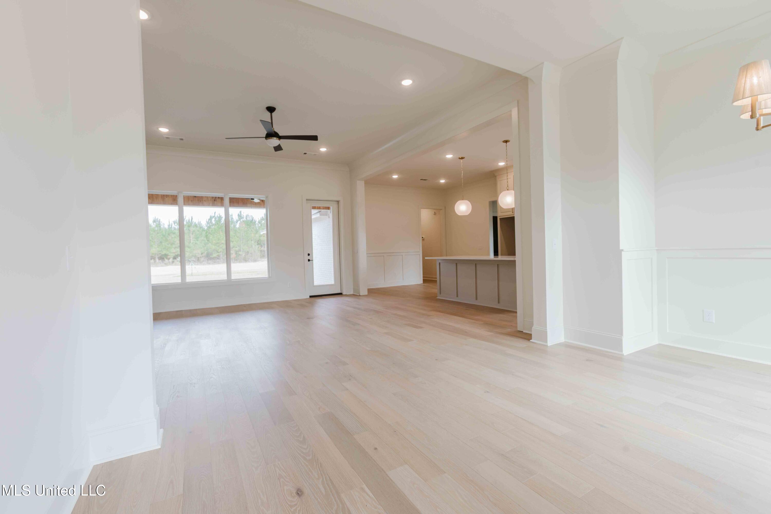 475 Stump Ridge Road Brandon, MS 39047 - Photo 18 of 51 dining/living