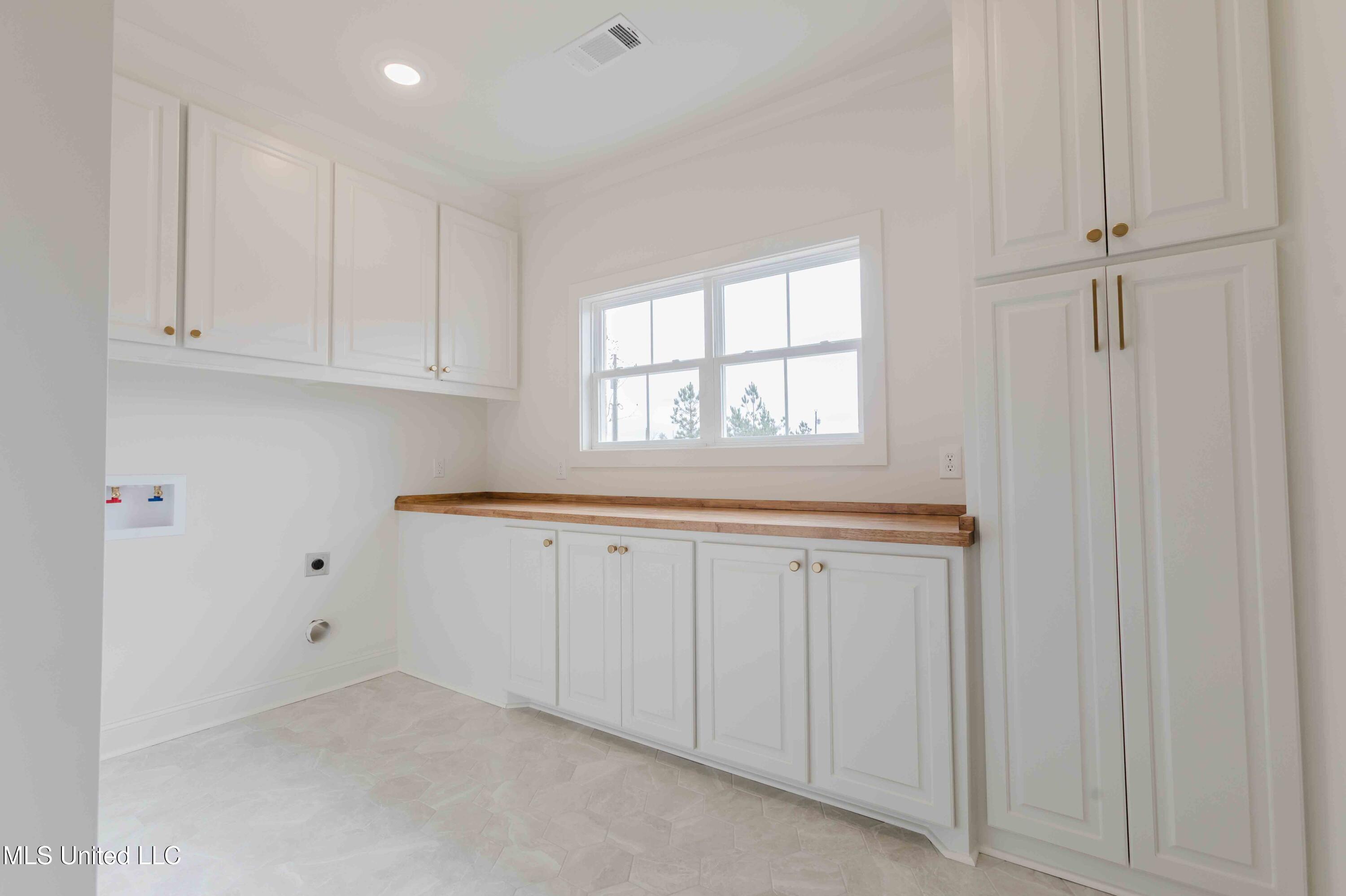 475 Stump Ridge Road Brandon, MS 39047 - Photo 28 of 51 Laundry