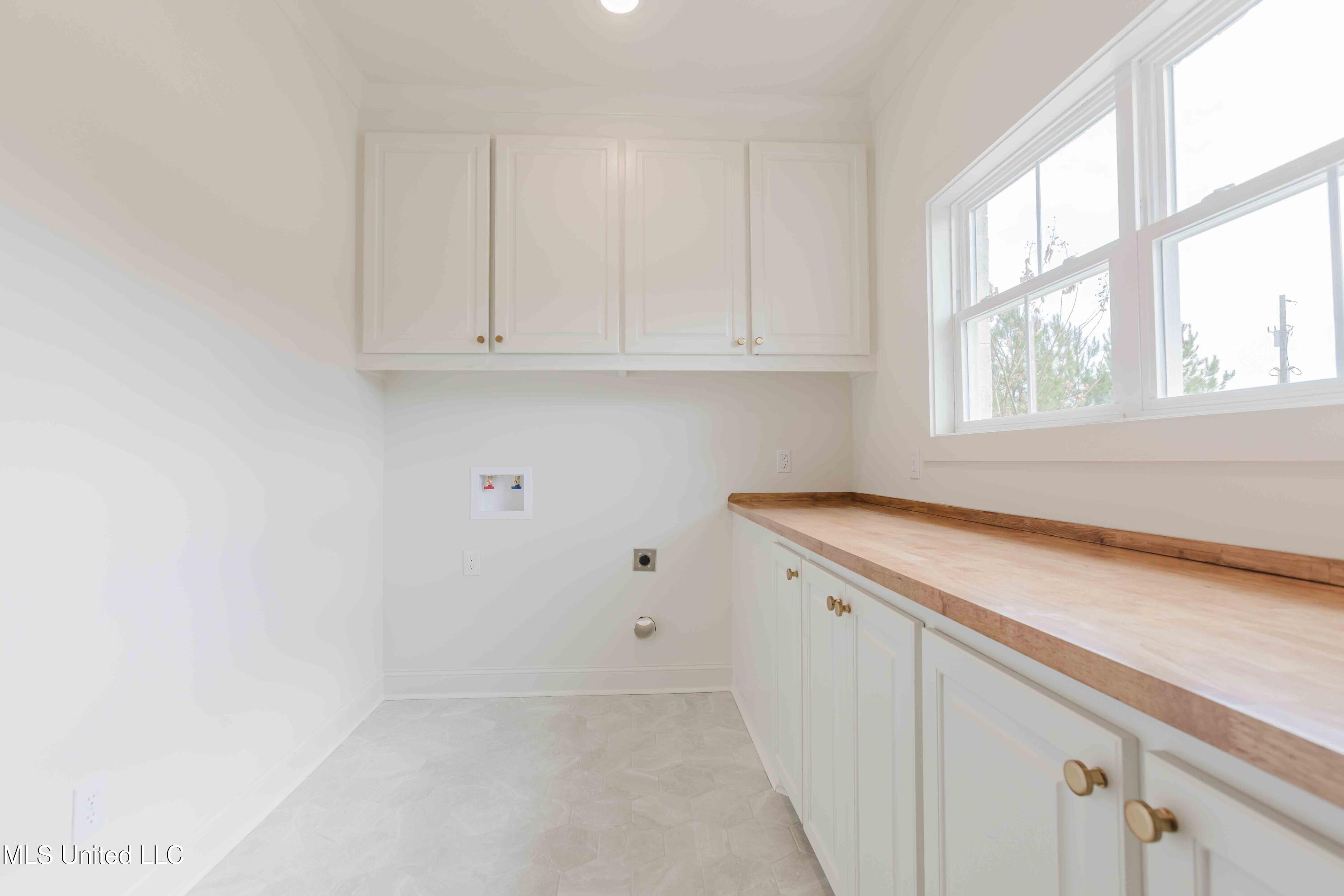 475 Stump Ridge Road Brandon, MS 39047 - Photo 29 of 51 laundry