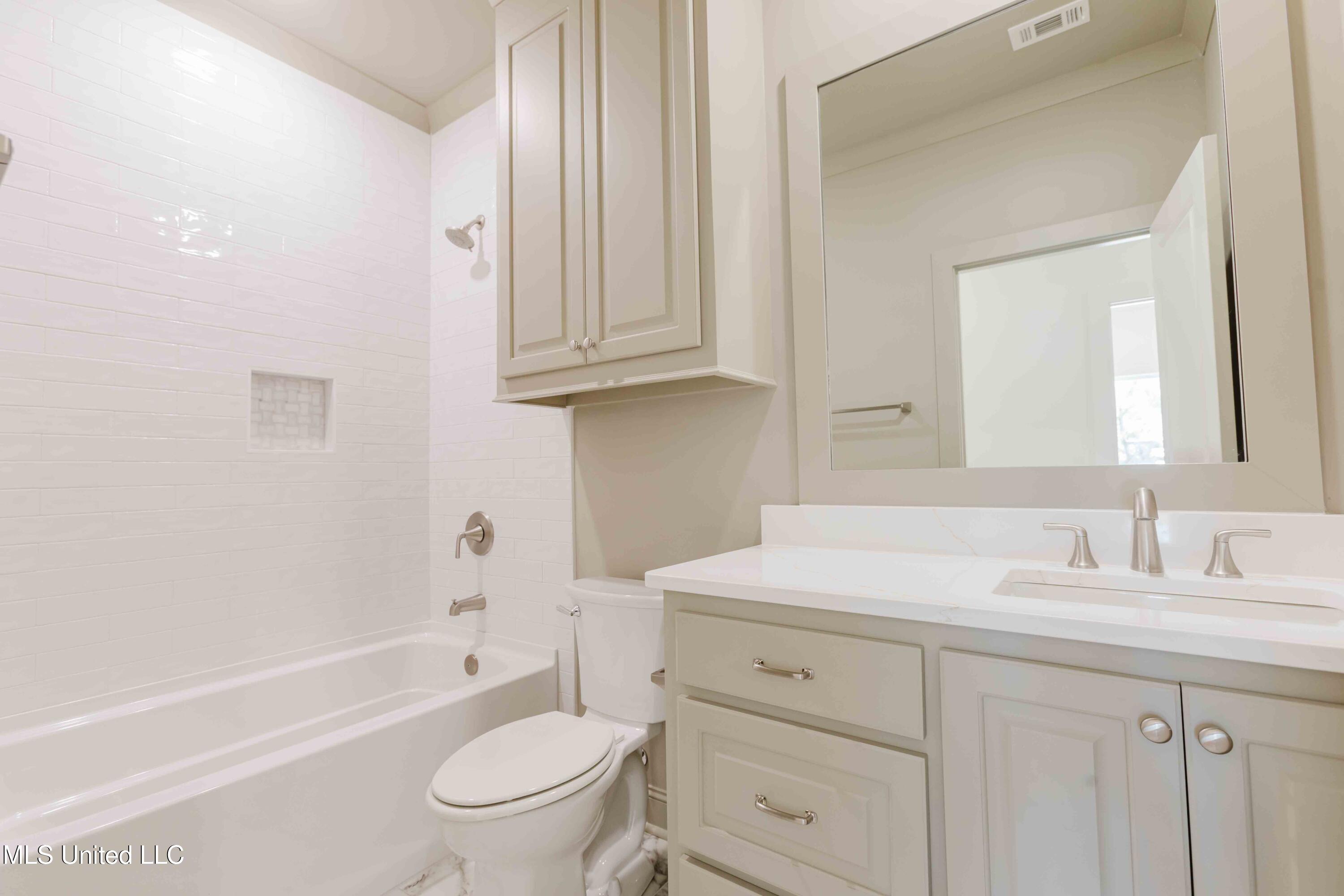 475 Stump Ridge Road Brandon, MS 39047 - Photo 32 of 51 guest bathroom 1