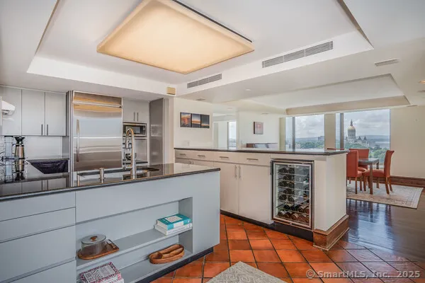 $524,000 | 1 Gold Street, Unit 14ABC, Hartford, CT 06103