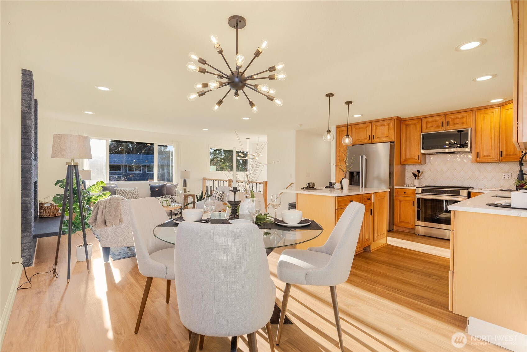 11306 25th Avenue Southwest Seattle, WA 98146 - Photo 11 of 35