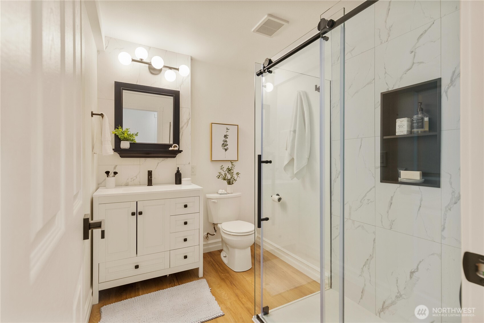 11306 25th Avenue Southwest Seattle, WA 98146 - Photo 27 of 35