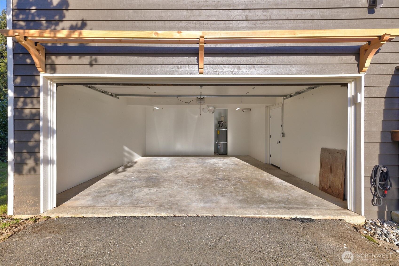 11306 25th Avenue Southwest Seattle, WA 98146 - Photo 28 of 35