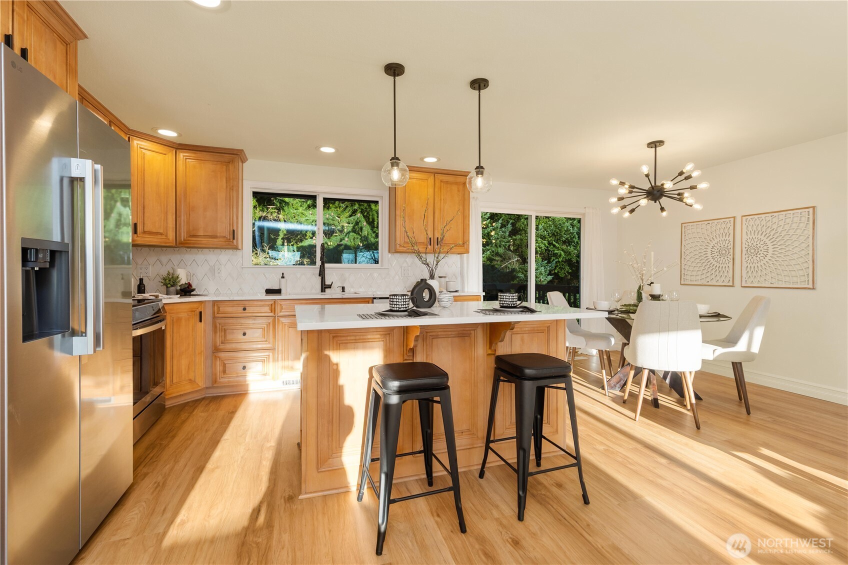 11306 25th Avenue Southwest Seattle, WA 98146 - Photo 4 of 35