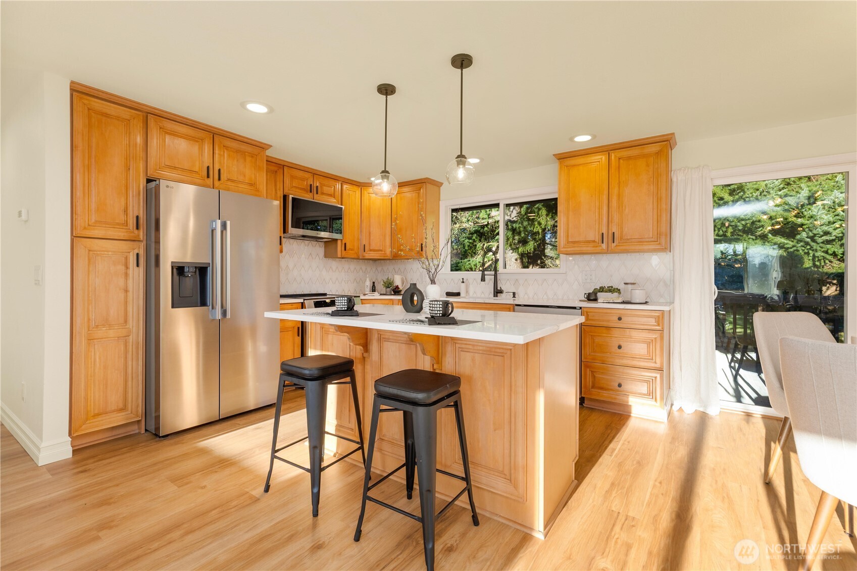 11306 25th Avenue Southwest Seattle, WA 98146 - Photo 5 of 35