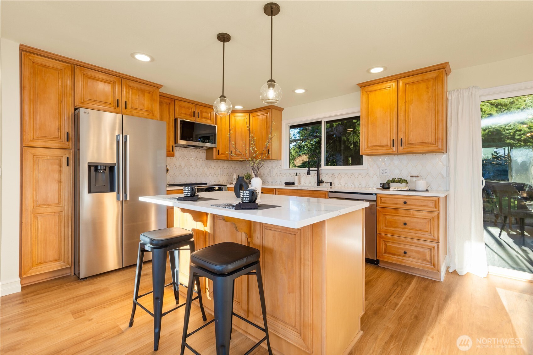 11306 25th Avenue Southwest Seattle, WA 98146 - Photo 6 of 35