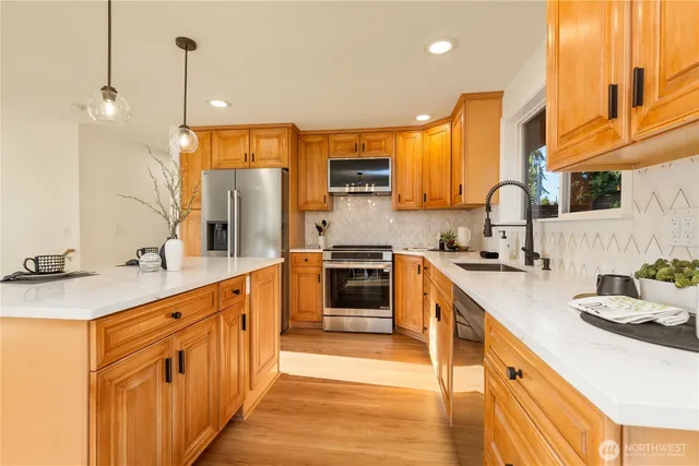 $799,950 | 11306 25th Avenue Southwest, Seattle, WA 98146