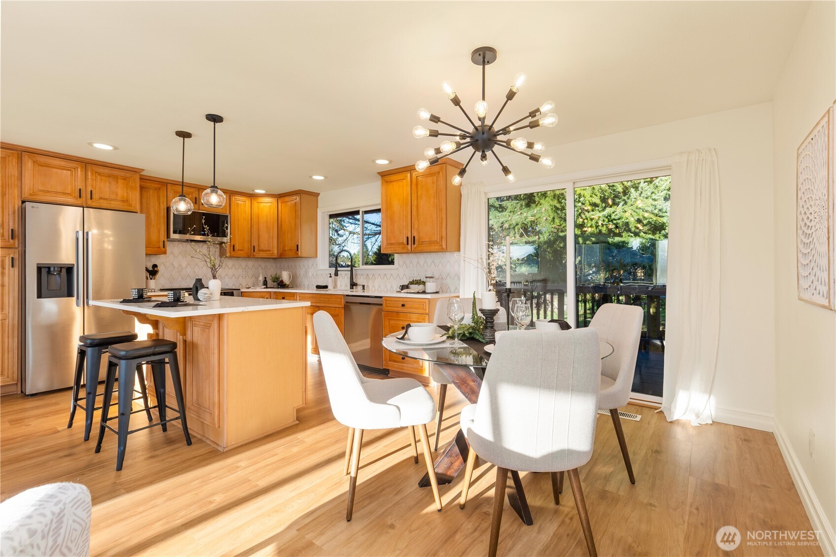 11306 25th Avenue Southwest Seattle, WA 98146 - Photo 10 of 35