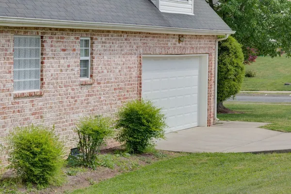 $2,400 | 100 Camden Court North, Hendersonville, TN 37075