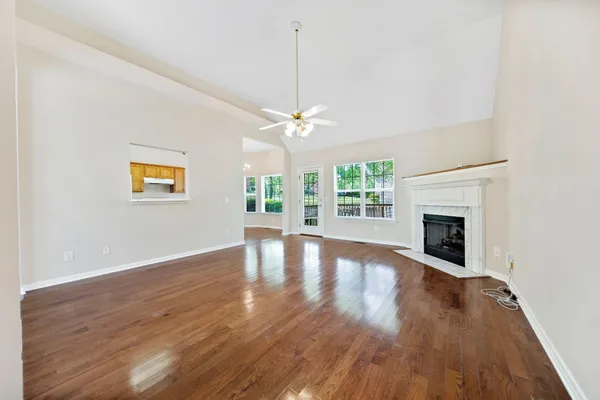 $2,400 | 100 Camden Court North, Hendersonville, TN 37075