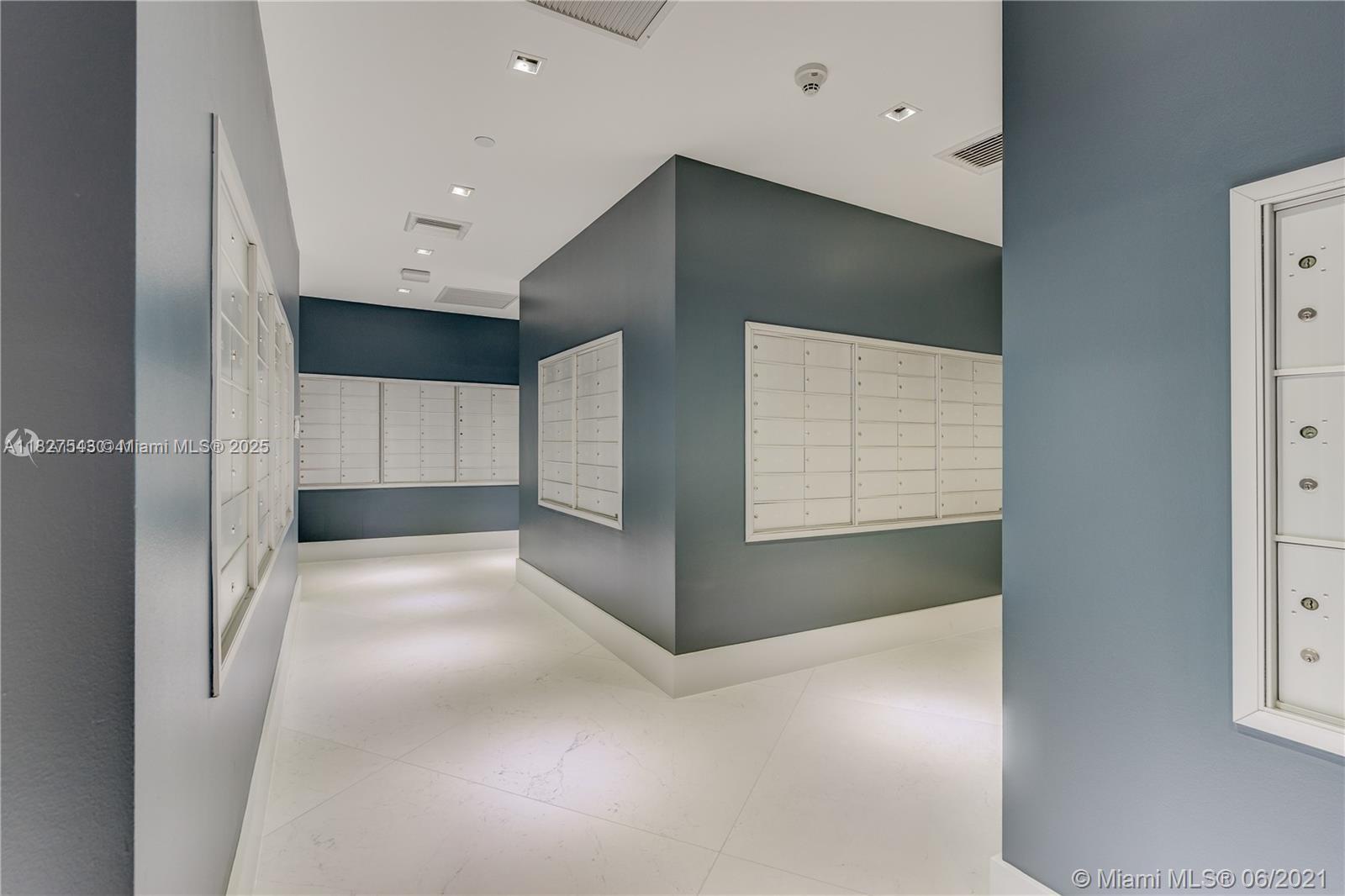 3301 Northeast 1st Avenue, Unit H2009 Miami, FL 33137 - Photo 45 of 45 a view of entryway