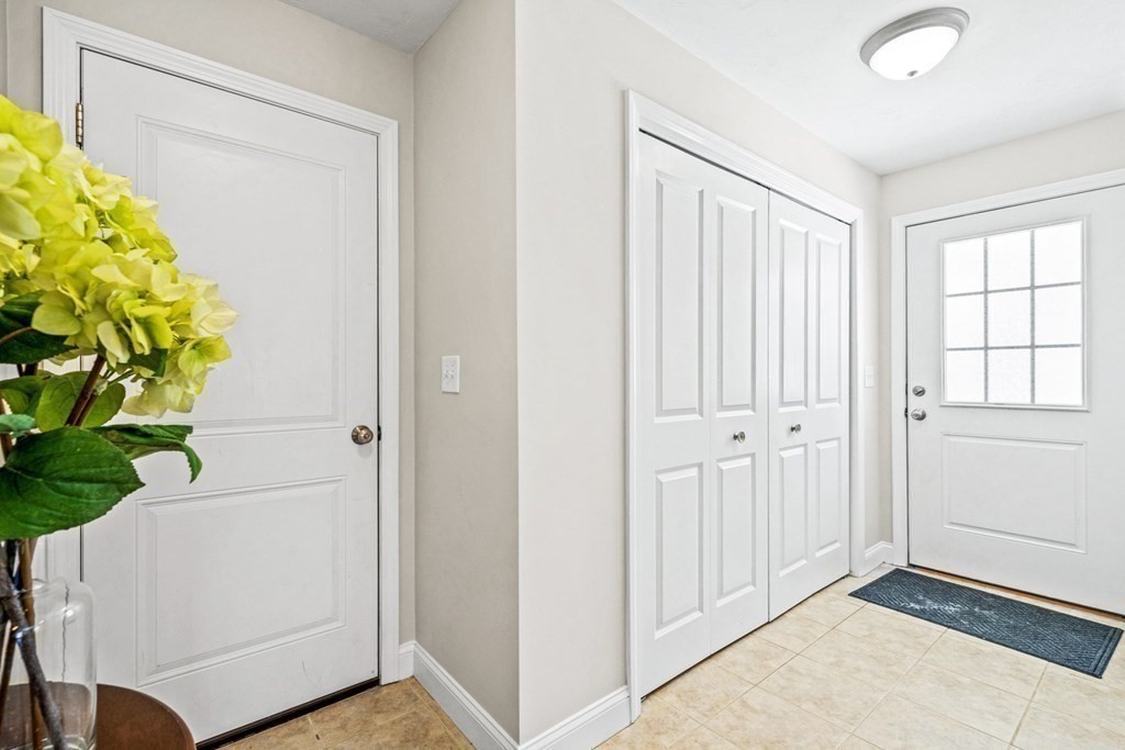 94 Compass Point North Andover, MA 01845 - Photo 3 of 34 Gallery Image 3