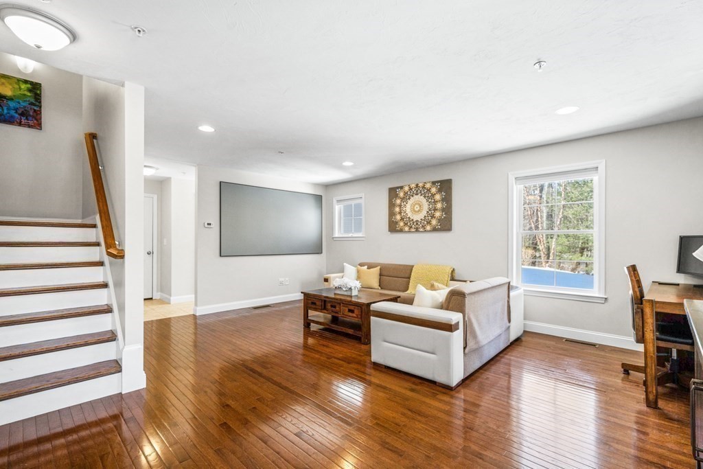 94 Compass Point North Andover, MA 01845 - Photo 4 of 34 Gallery Image 4
