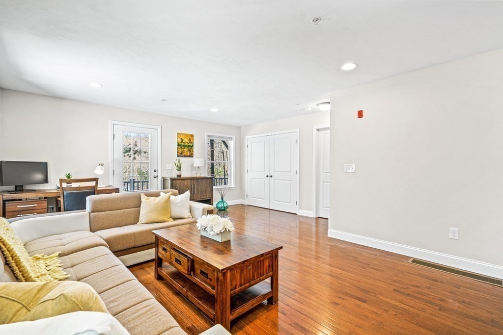 94 Compass Point North Andover, MA 01845 - Photo 6 of 34 Gallery Image 6