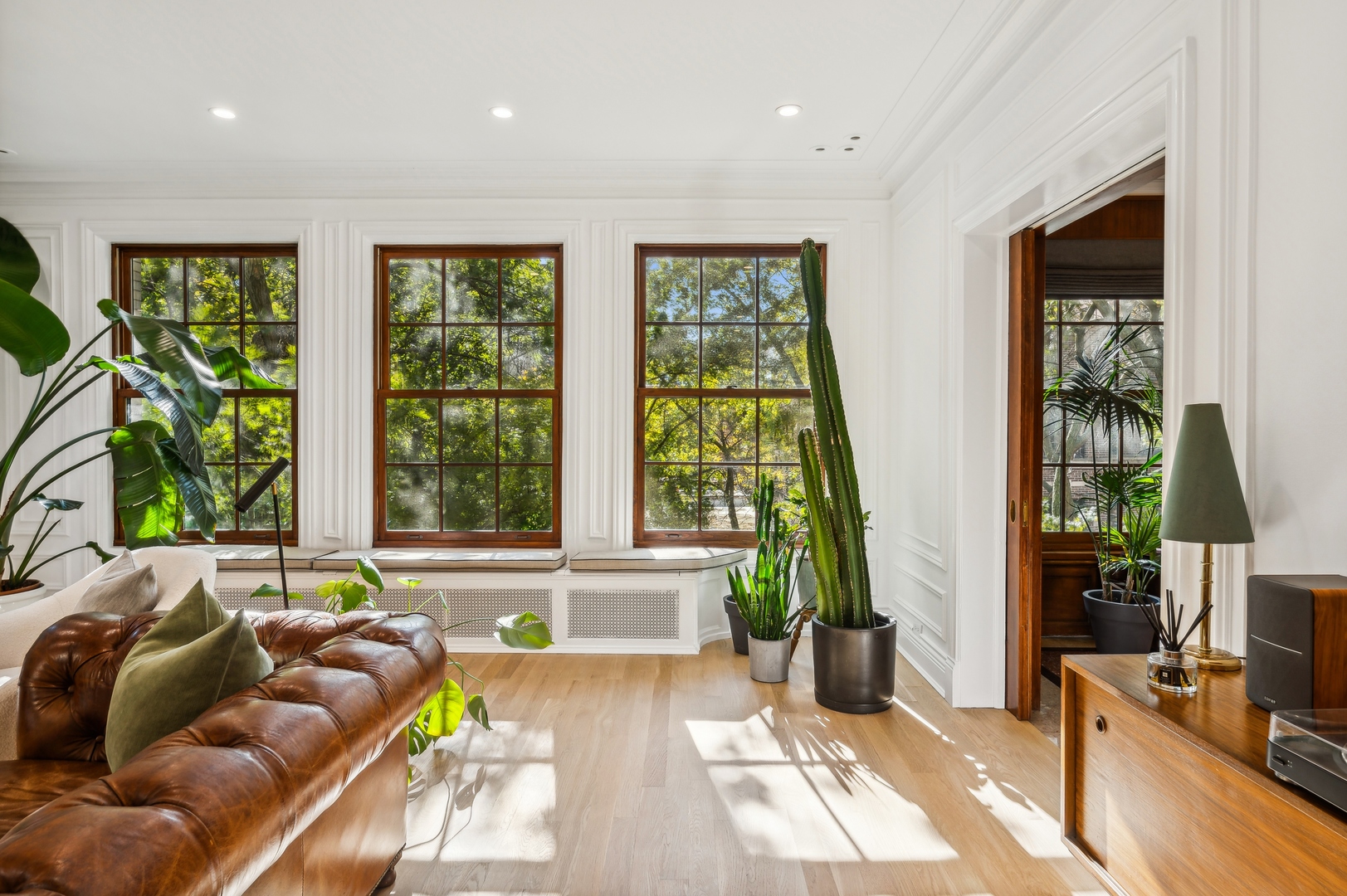 422 West Briar Place, Unit 4 Chicago, IL 60657 - Photo 5 of 22