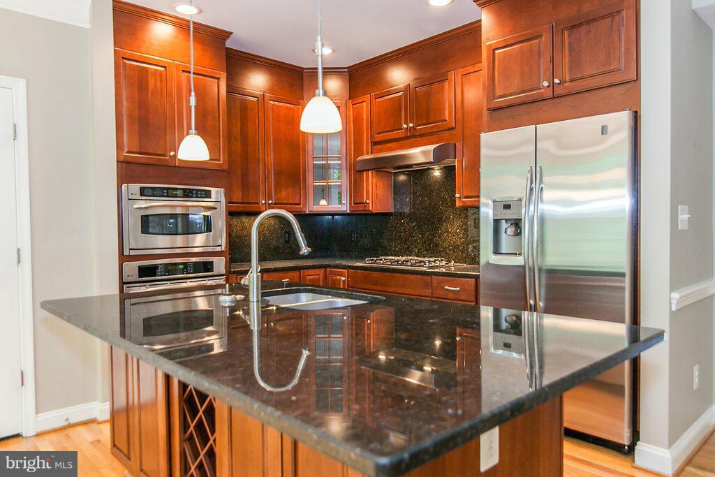 1306 Sundial Drive Reston, VA 20194 - Photo 7 of 24 Kitchen
