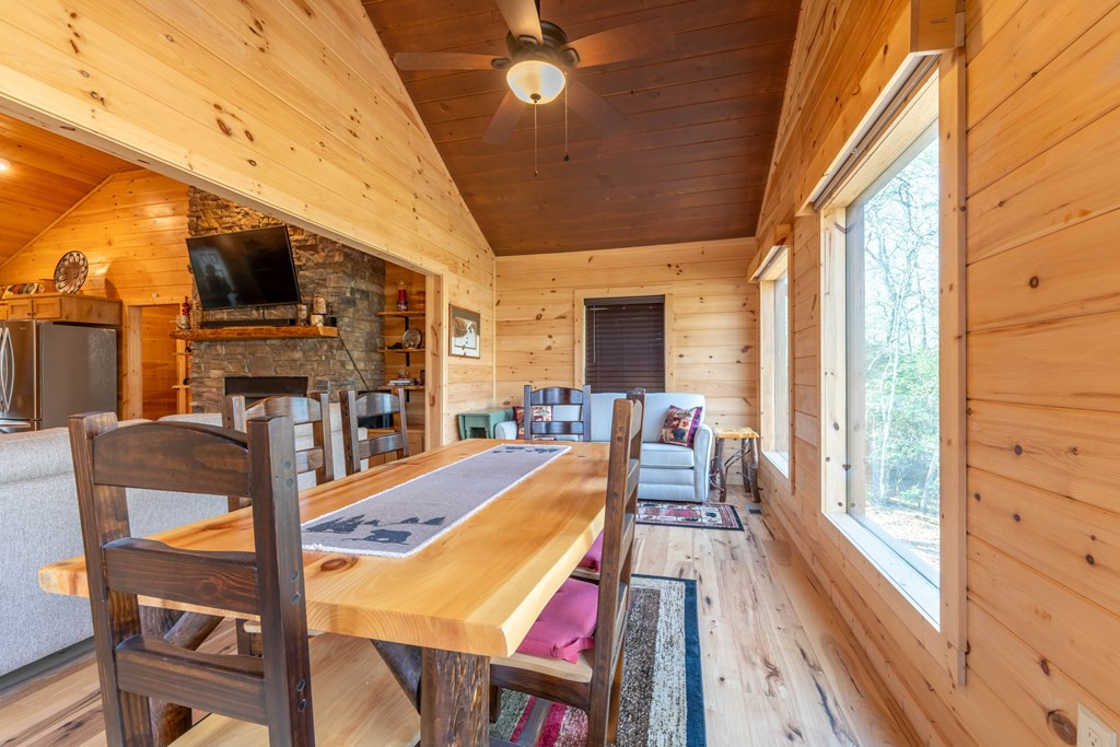 101 Abbygale Road Murphy, NC 28906 - Photo 17 of 44 Spacious Dinning Room
