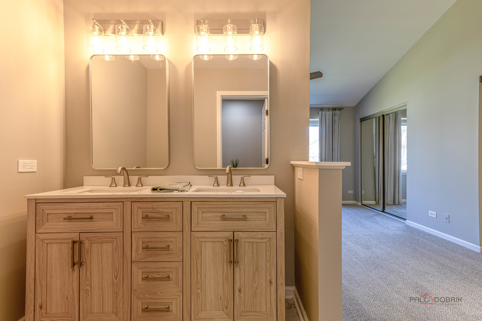 263 Camel Bend Court Schaumburg, IL 60107 - Photo 17 of 24 a view of bathroom with dual sinks