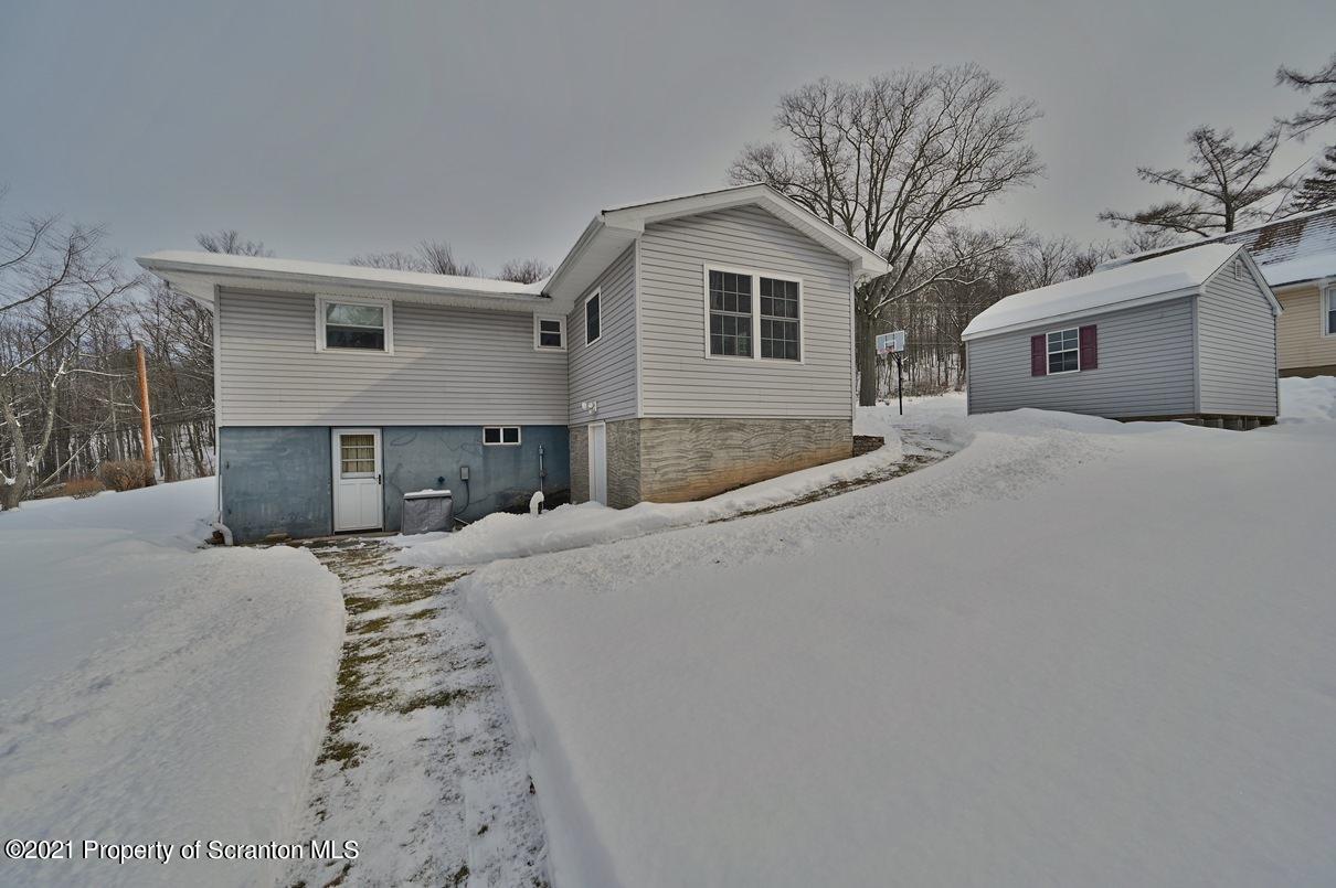 972 Suscon Road Pittston, PA 18640 - Photo 3 of 75 Gallery Image 3