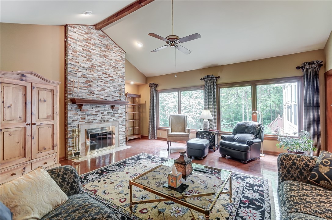 1062 Berryhill Road Bellbrook, OH 45305 - Photo 7 of 51 Great Room