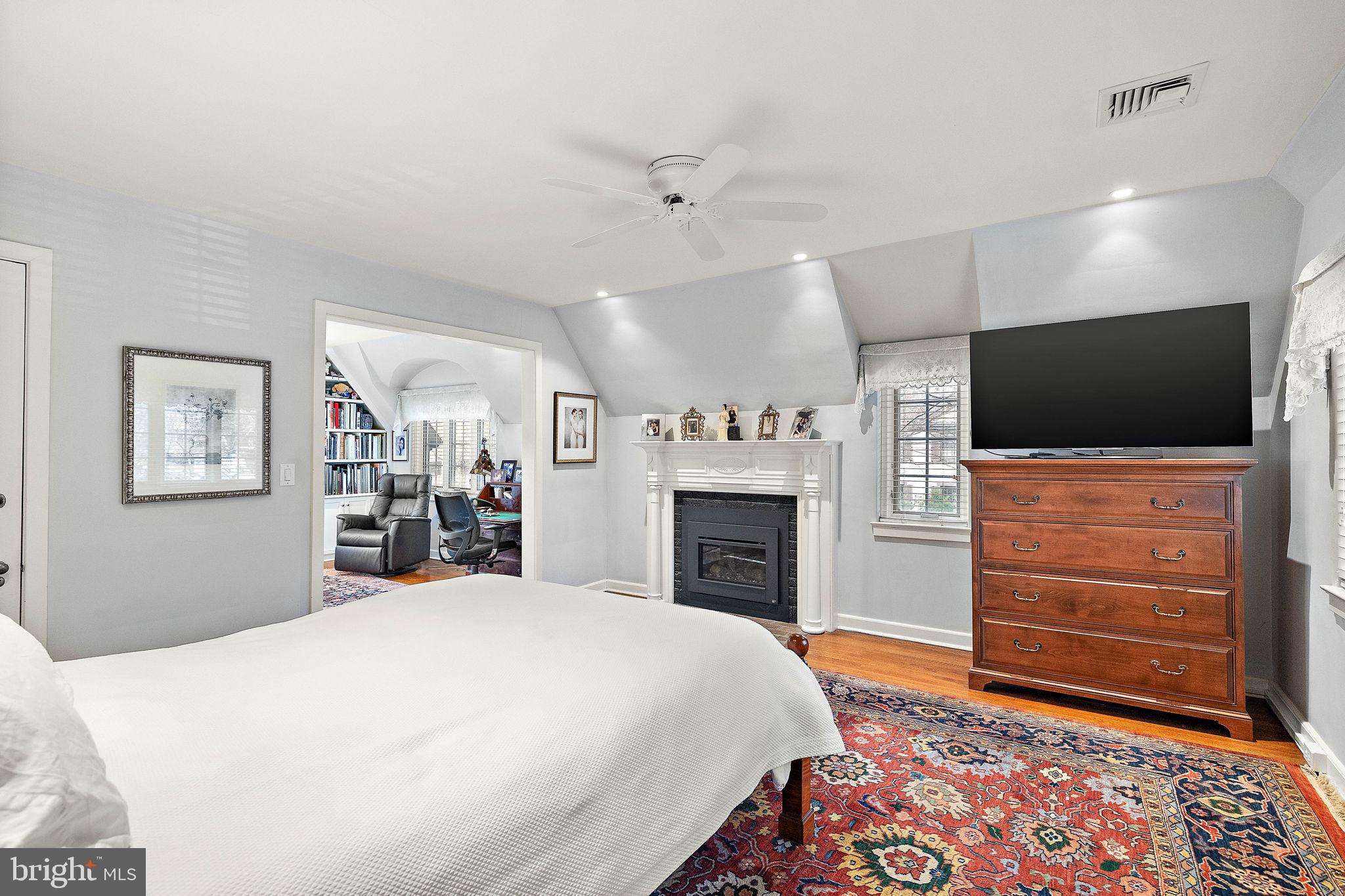 912 Nottingham Road Wilmington, DE 19805 - Photo 24 of 49 a bedroom with a bed and a flat screen tv