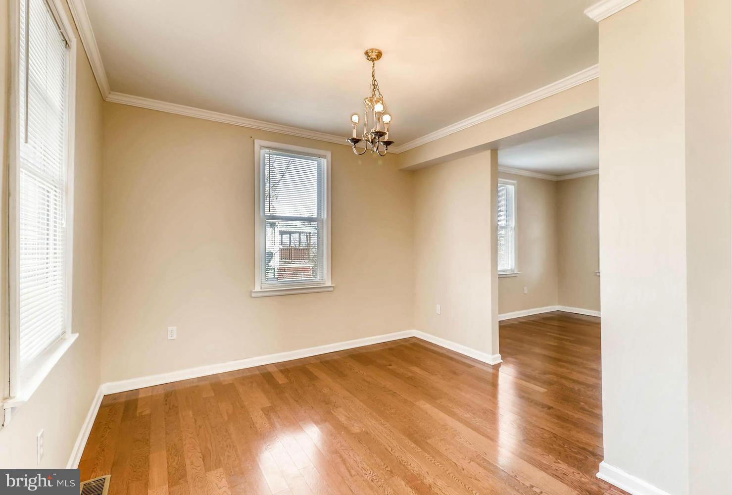 2724 Georgetown Road Baltimore, MD 21230 - Photo 11 of 27 Dining Room