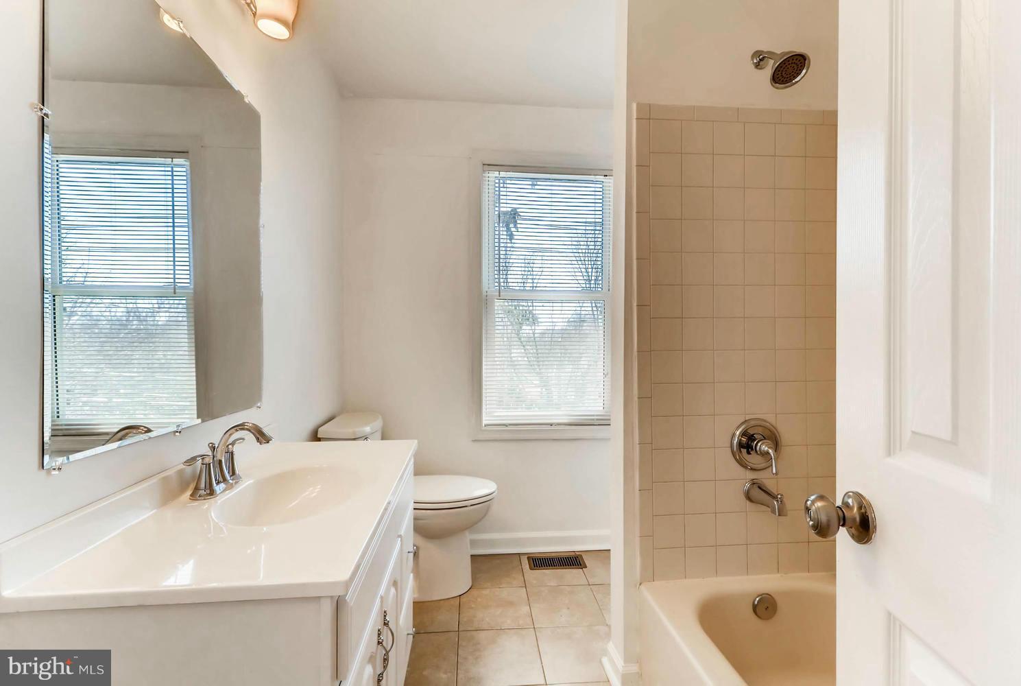 2724 Georgetown Road Baltimore, MD 21230 - Photo 18 of 27 Bath