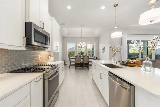 $600,000 | 11918 Southwest 32nd Lane, Gainesville, FL 32608