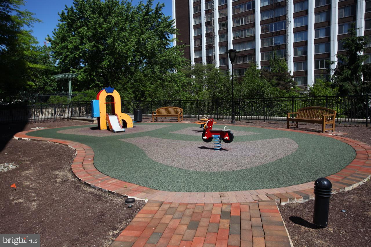 11710 Old Georgetown Road, Unit 1317 North Bethesda, MD 20852 - Photo 40 of 44