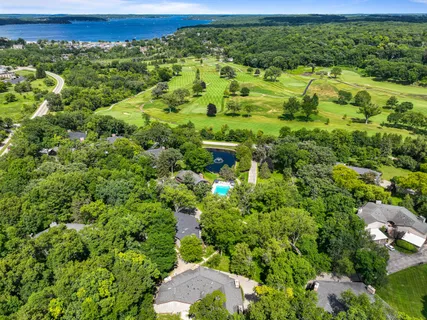 $627,500 | 850 Hillside Drive, Unit GG1, Fontana, WI 53125