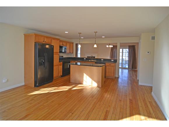 16 Hall Place, Unit 1 Exeter, NH 03833 - Photo 4 of 16 Gallery Image 4