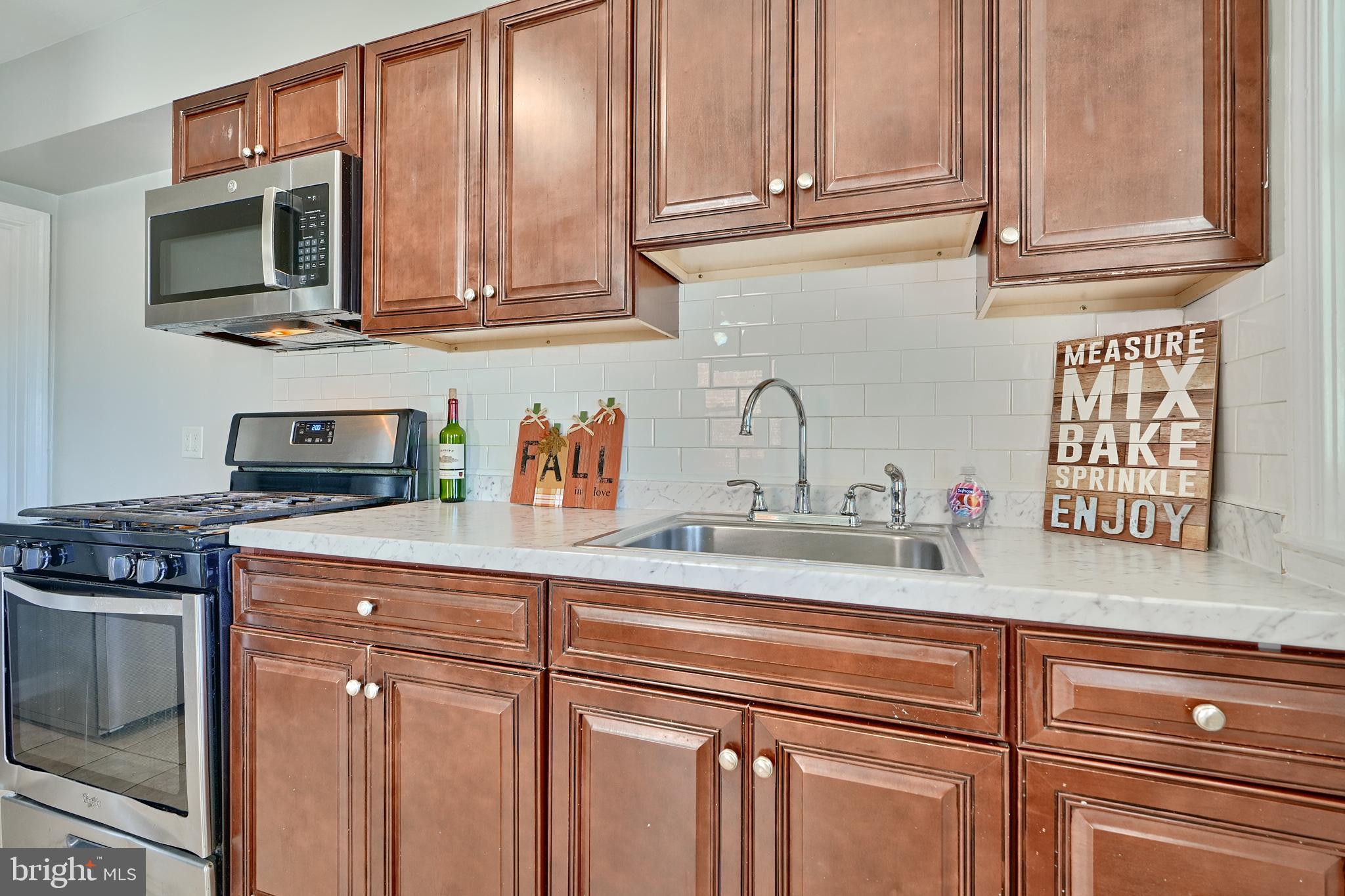 530 47th Street Baltimore, MD 21224 - Photo 12 of 29 Plenty of cabinet space
