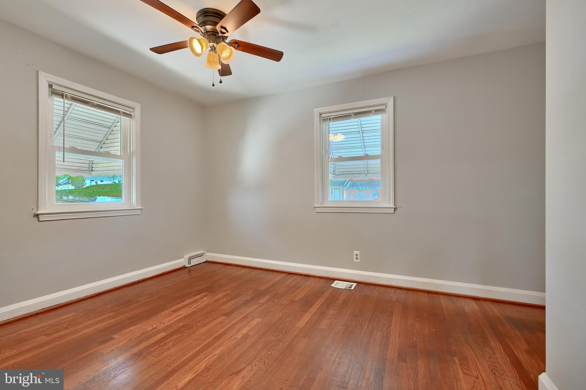 530 47th Street Baltimore, MD 21224 - Photo 17 of 29 Primary bedroom