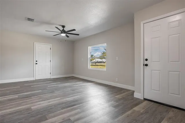 $325,000 | 9331 Edison Road, Lithia, FL 33547