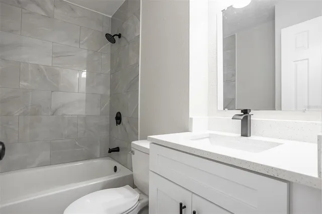 $325,000 | 9331 Edison Road, Lithia, FL 33547