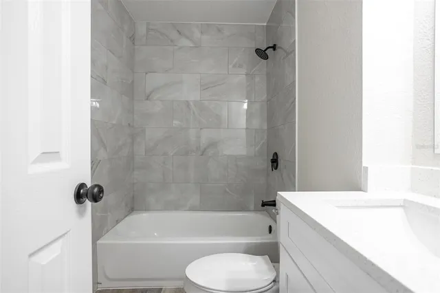 $325,000 | 9331 Edison Road, Lithia, FL 33547