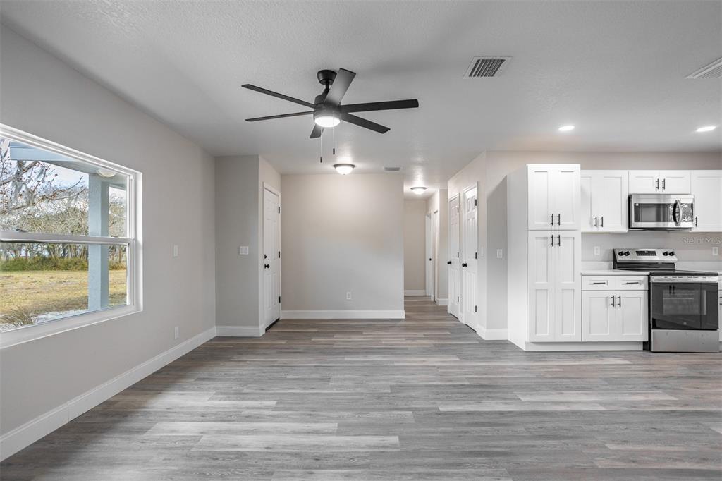 9331 Edison Road Lithia, FL 33547 - Photo 5 of 45