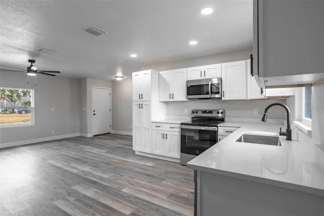 $325,000 | 9331 Edison Road, Lithia, FL 33547