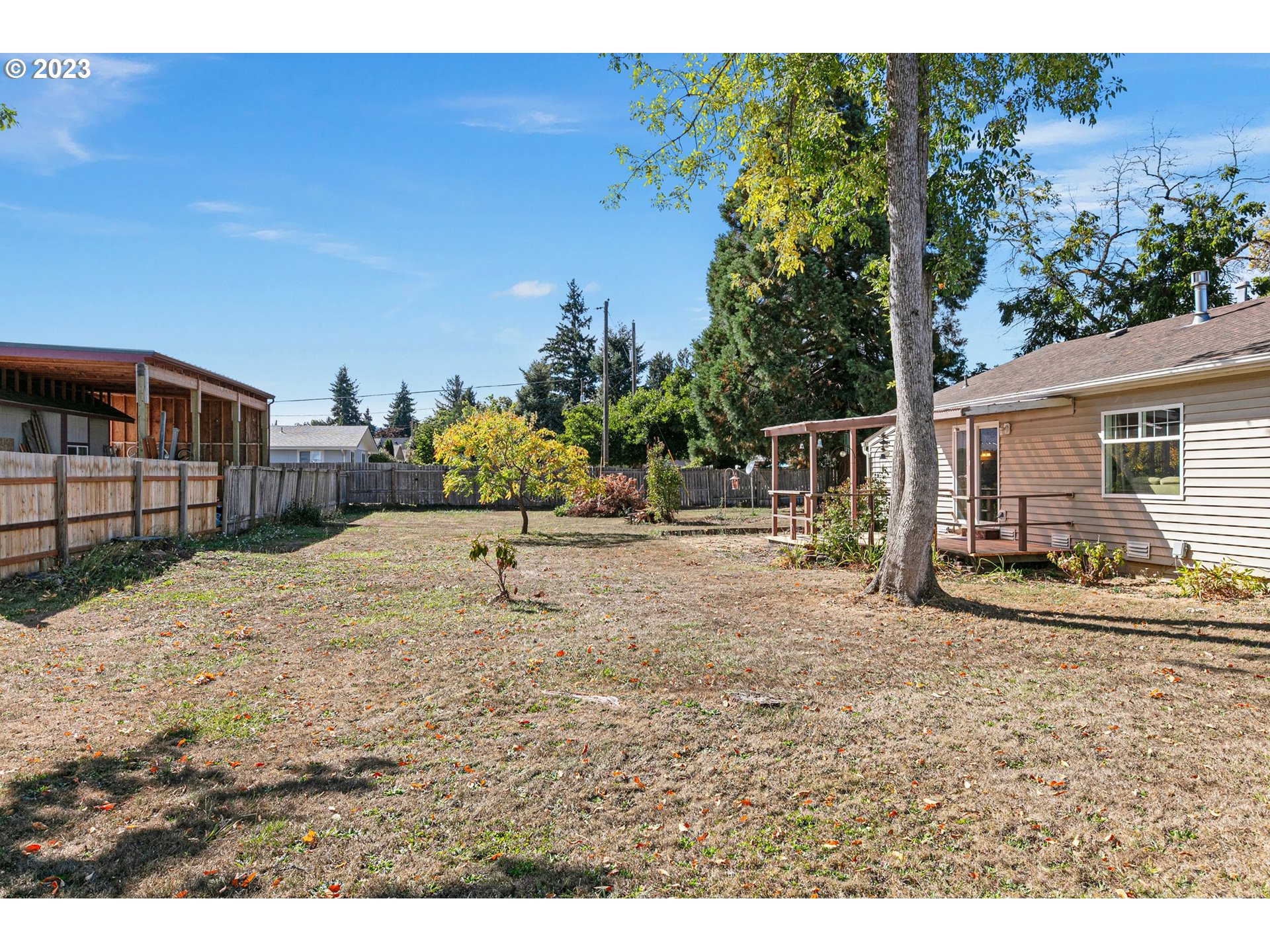 633 South 12th Street Cottage Grove, OR 97424 - Photo 29 of 30 a house view with a backyard space