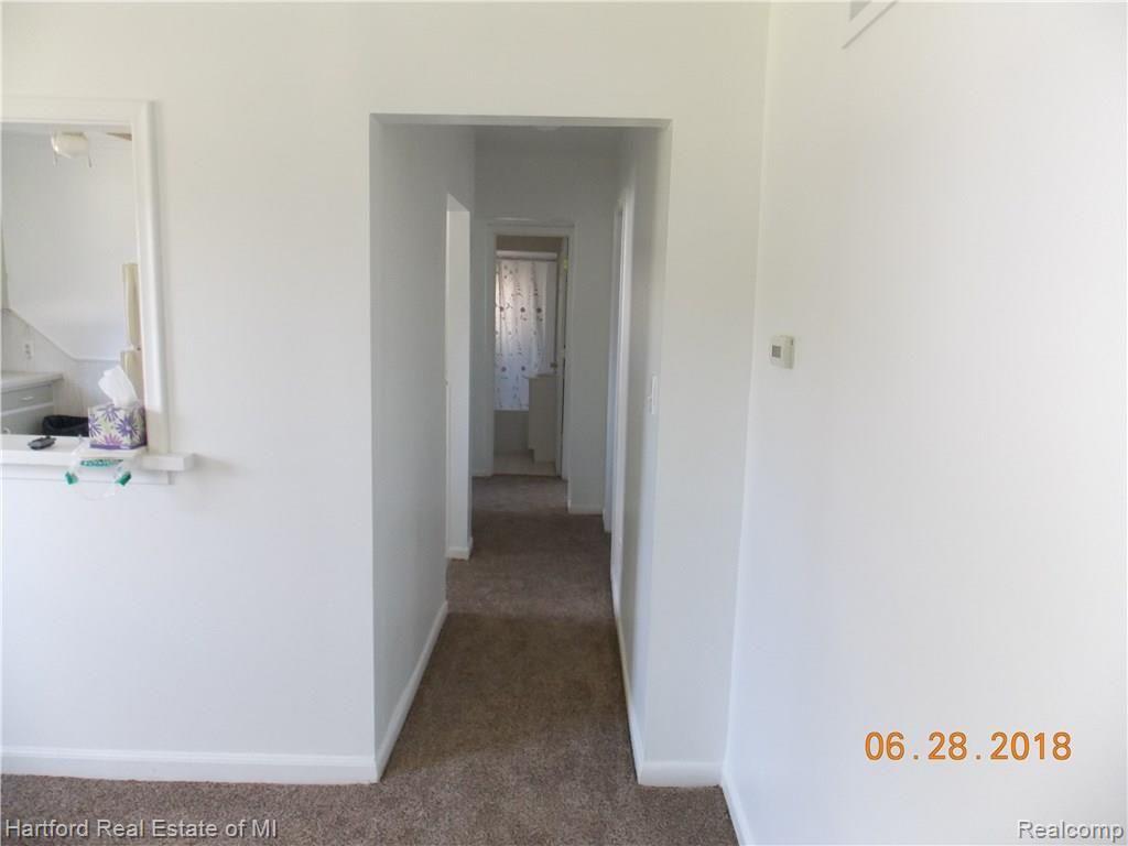 21830 Power Road Farmington, MI 48336 - Photo 7 of 17 Hallway