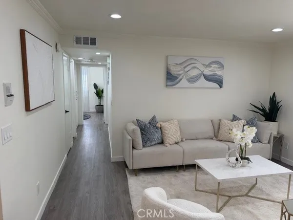 $549,999 | 408 Burchett Street, Unit 5, Glendale, CA 91203