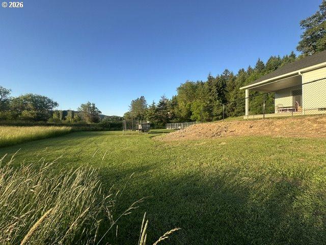 946 South Calapooia Street Sutherlin, OR 97479 - Photo 30 of 31 a view of outdoor space and yard