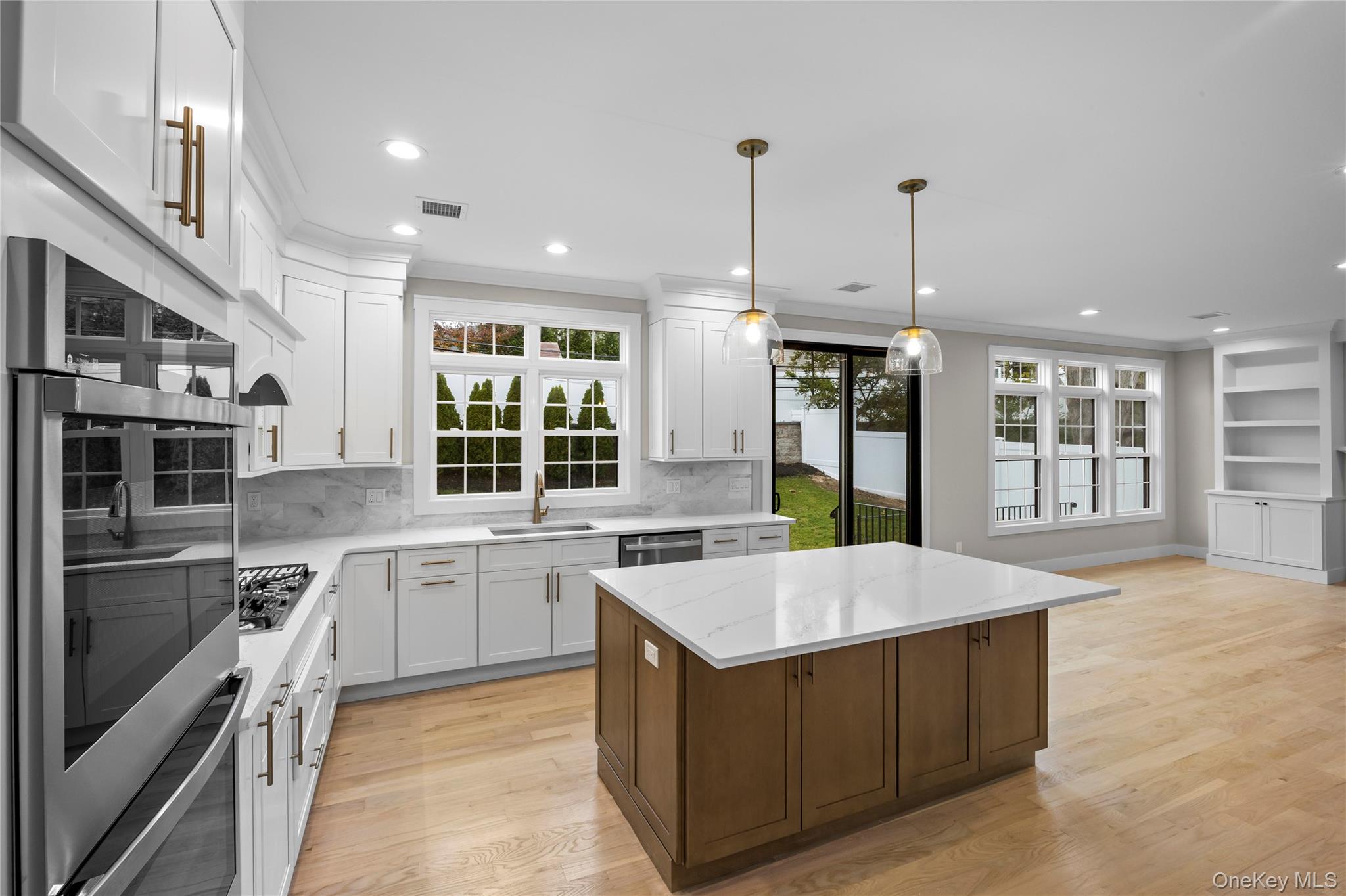 21 Devon Road Bethpage, NY 11714 - Photo 11 of 41