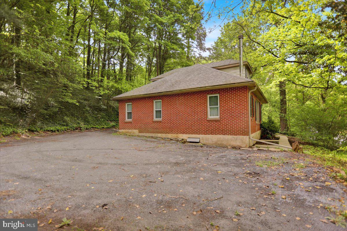 2311 Quarry Road Lebanon, PA 17046 - Photo 2 of 48 Large parking area