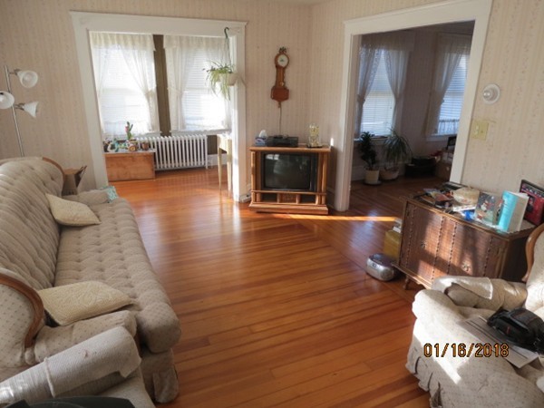 995 Riverside Avenue Somerset, MA 02726 - Photo 4 of 18 Gallery Image 4