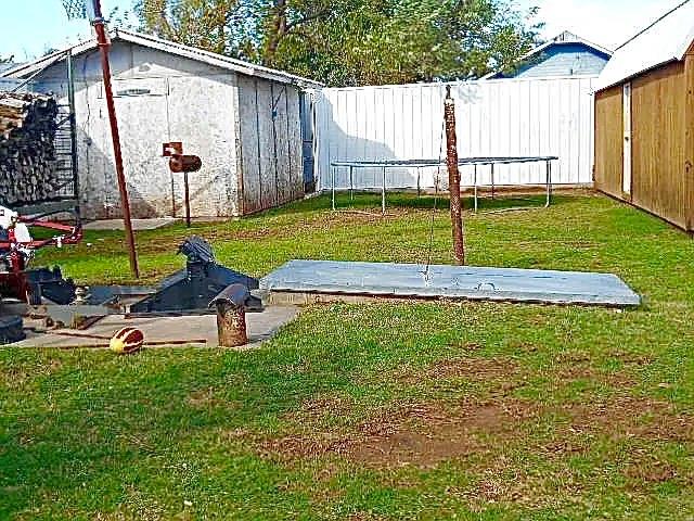 1326 Texas Street Vernon, TX 76384 - Photo 24 of 25 View of fenced backyard