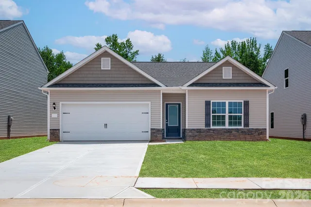 $325,900 | 1121 Elyan Street, Richburg, SC 29729