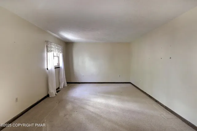 $429,800 | 641 Long Mountain Road, Effort, PA 18330